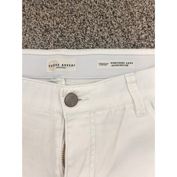 Curve Appeal-Gigi high rise white denim flare Female Size 32 - Picture 2 of 6